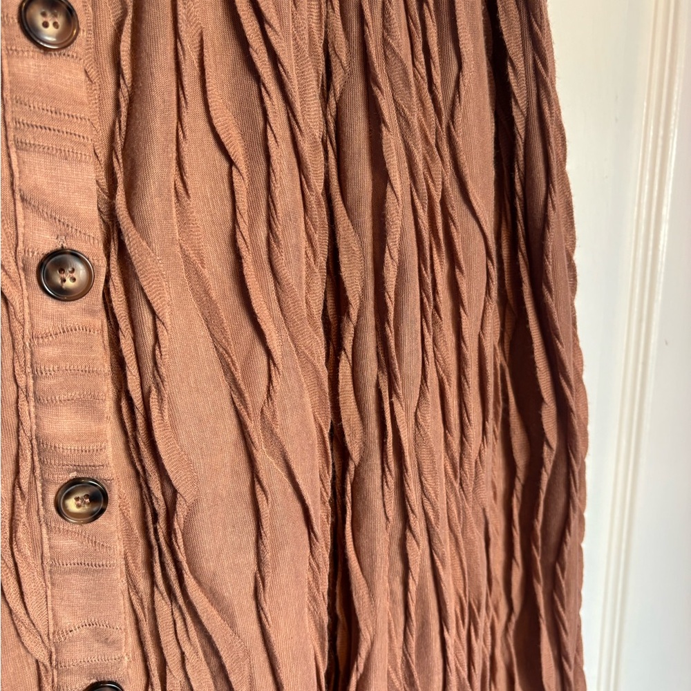 Doe & Rae Textured Mauve Midi Skirt - Picture 3 of 4